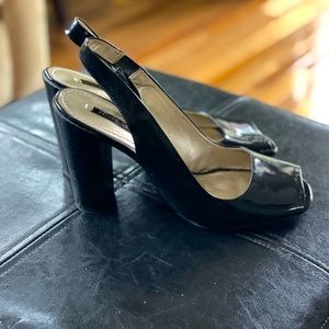 Nine West sling back peep toe patent leather heels